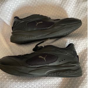 Puma Sneakers Shoes Black  Size 2C Unisex